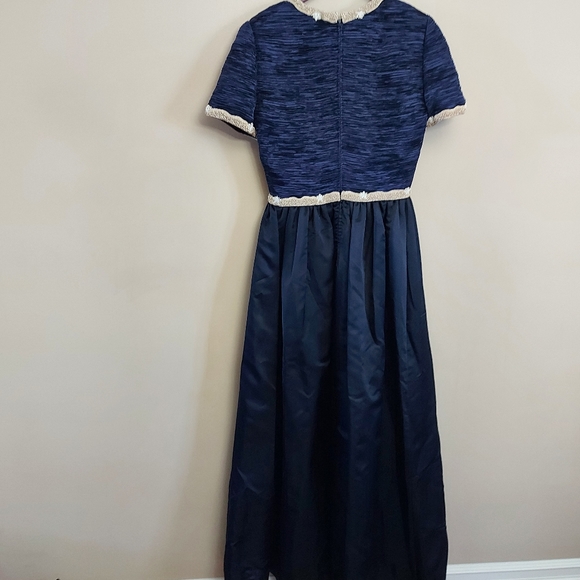Mary McFadden Navy Gown with short sleeves and beaded trim - Picture 9 of 9